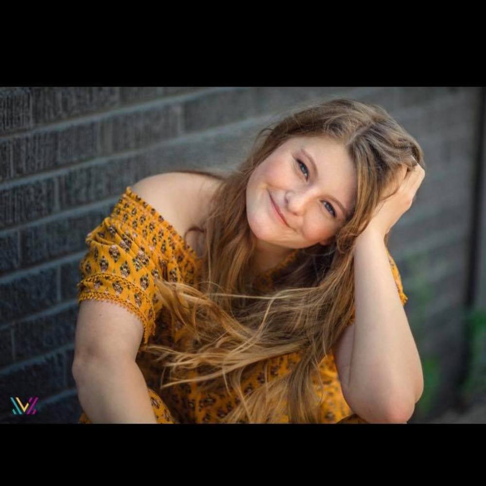 Meet your Posher, Elizabeth